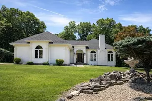 176 Genovevo Dr, Ludlow, MA 01056 - Photo 3