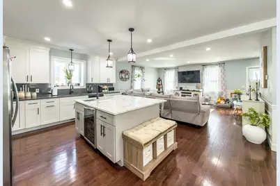 212 Main St, Fairhaven, MA 02719 - Photo 13