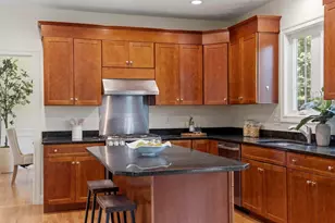 9 Meeting House Cir, Bedford, MA 01730 - Photo 5