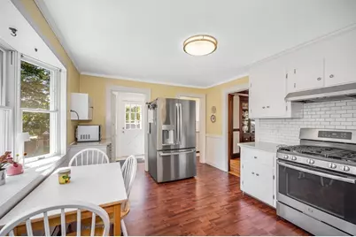 18 Wells Road, Reading, MA 01867 - Photo 5