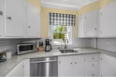 18 Wells Road, Reading, MA 01867 - Photo 9