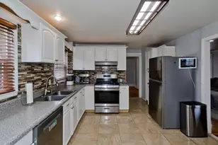 15 Monticello Ave, Springfield, MA 01109 - Photo 15