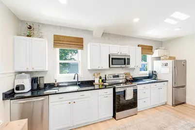 4A Congress St #3, Amesbury, MA 01913 - Photo 3