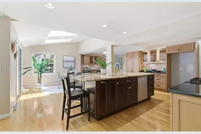 11 Thornton Dr, Burlington, MA 01803 - Photo 7