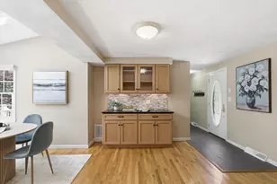 11 Thornton Dr, Burlington, MA 01803 - Photo 9