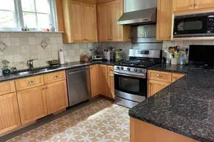 71 Abbottsford, Brookline, MA 02446 - Photo 7