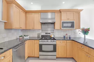 71 Abbottsford, Brookline, MA 02446 - Photo 9