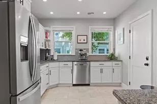 10 Ashmont Ct, Boston, MA 02122 - Photo 5