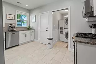 10 Ashmont Ct, Boston, MA 02122 - Photo 7