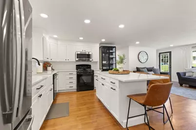 10 Lucille Ave, Westford, MA 01886 - Photo 5