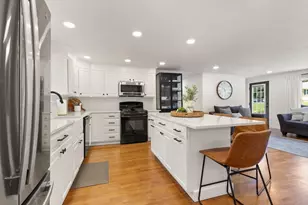 10 Lucille Ave, Westford, MA 01886 - Photo 5