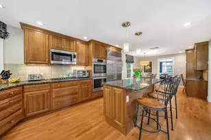 180 Meetinghouse Cir, Needham, MA 02492 - Photo 7