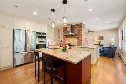 51 Chestnut Street, Boston, MA 02129 - Photo 15