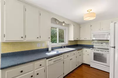 51 Hadley Rd, Framingham, MA 01701 - Photo 5