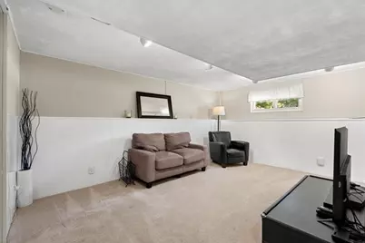 51 Hadley Rd, Framingham, MA 01701 - Photo 9