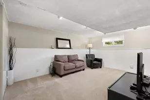51 Hadley Rd, Framingham, MA 01701 - Photo 9