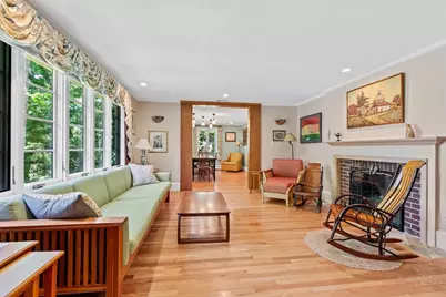 42 Temple Road, Wellesley, MA 02482 - Photo 3