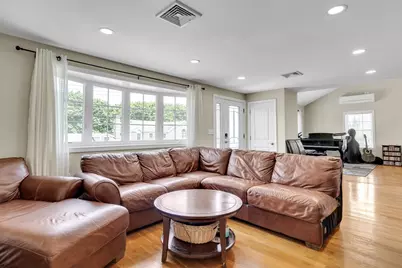 7 Liana, Woburn, MA 01801 - Photo 3