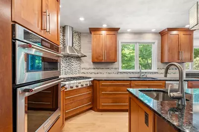 18 Equestrian Dr, North Andover, MA 01845 - Photo 7