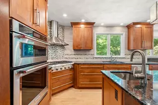 18 Equestrian Dr, North Andover, MA 01845 - Photo 7