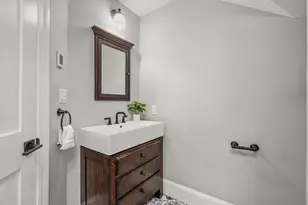 2R Dearborn, Salem, MA 01970 - Photo 19