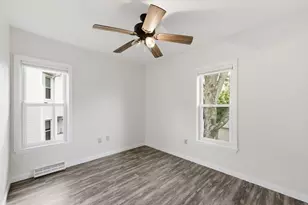70 Sycamore St, Holyoke, MA 01040 - Photo 29