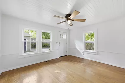 70 Sycamore St, Holyoke, MA 01040 - Photo 15