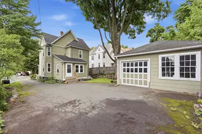 70 Sycamore St, Holyoke, MA 01040 - Photo 37