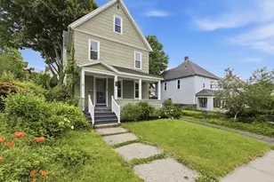 70 Sycamore St, Holyoke, MA 01040 - Photo 3