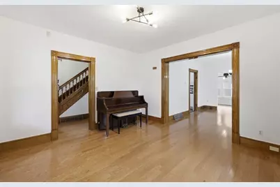 70 Sycamore St, Holyoke, MA 01040 - Photo 7