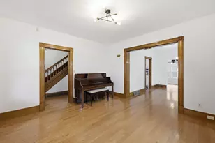 70 Sycamore St, Holyoke, MA 01040 - Photo 7
