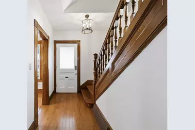 70 Sycamore St, Holyoke, MA 01040 - Photo 5