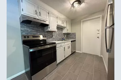 1 Albert Dr #8, Woburn, MA 01801 - Photo 3