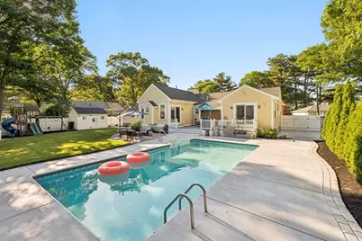 6 Suntaug Street, Lynnfield, MA 01940 - Photo 3