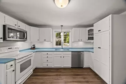 27 N Grove St, Middleborough, MA 02346 - Photo 9