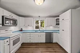 27 N Grove St, Middleborough, MA 02346 - Photo 9