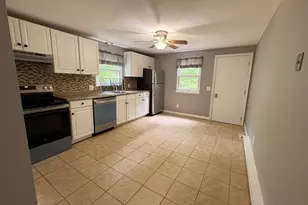 49 Riverton Rd, Springfield, MA 01109 - Photo 9