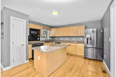 81 Beecher Pl #81, Newton, MA 02459 - Photo 7