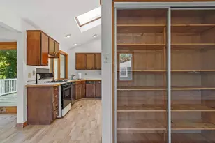 6 Wright St, Peabody, MA 01960 - Photo 7