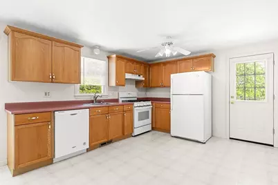 20 Hillcrest Ave, Dracut, MA 01826 - Photo 7