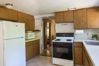 33 Kingwood St, Wareham, MA 02571 - Photo 9