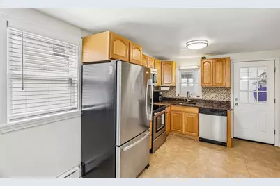 66 Washington Ave, Revere, MA 02151 - Photo 15