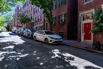 68 Phillips St #6, Boston, MA 02114 - Photo 17