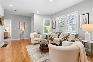 163 Elm St, Amesbury, MA 01913 - Photo 3