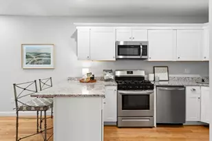 163 Elm St, Amesbury, MA 01913 - Photo 7