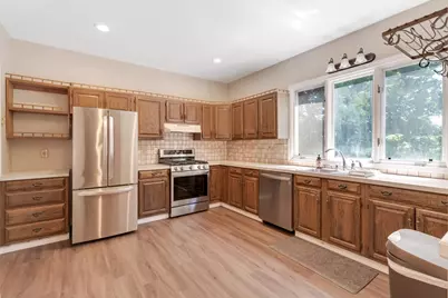 38 Fifth St, Medford, MA 02155 - Photo 9
