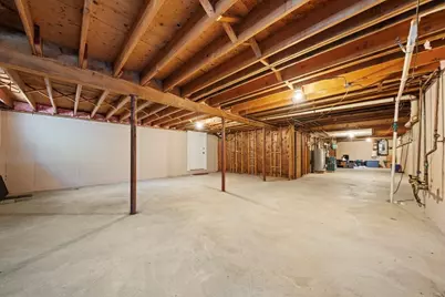 7 Eastway, Reading, MA 01867 - Photo 17