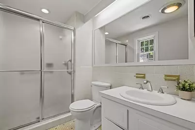 7 Eastway, Reading, MA 01867 - Photo 13