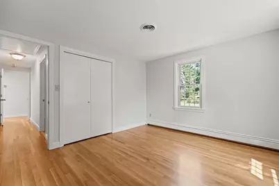 7 Eastway, Reading, MA 01867 - Photo 15