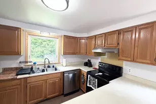 28 Armory Ln, Southbridge, MA 01550 - Photo 5